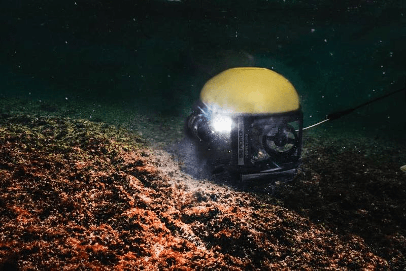 Seadrone underwater