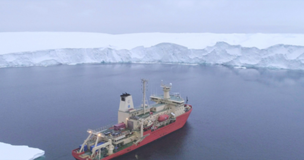 New Seafloor Data Upend Understanding of Antarctica's Thwaites Glacier 